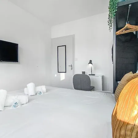 Homey Coloc Goodlife - Colocation Moderne - Privees - Wifi Et Netflix - Au Pied Du Tram Pour Geneve أمْبييّي